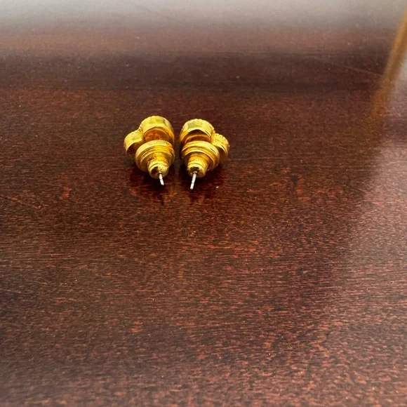 Kiel James Patrick Gold Heart-Shaped Earrings - Picture 2 of 2